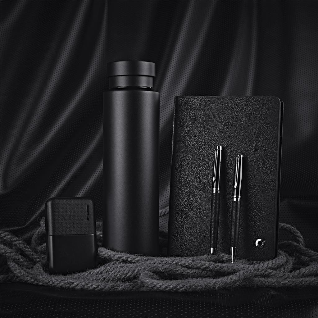 GF-AV-762-B_LIFESTYLE-NO-LOGO