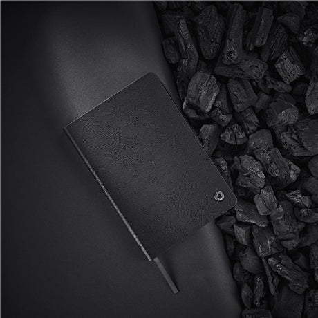 AV-19143_LIFESTYLE-NO-LOGO