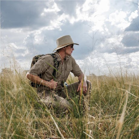 BAS-7760-KH_LIFESTYLE-NO-LOGO