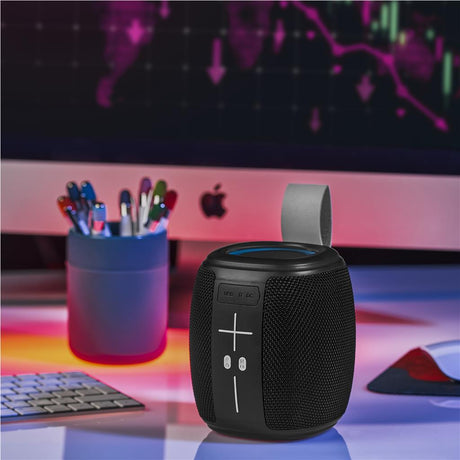 MT-SC-517-B-BL_LIFESTYLE-NO-LOGO